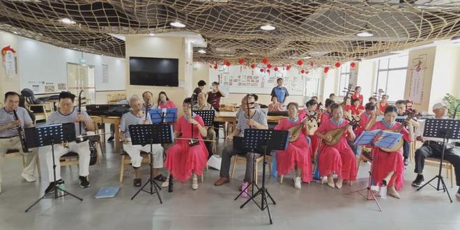 M6米乐APP，盐灶大社区“岁月如歌乐动夕阳”长者文艺交流会